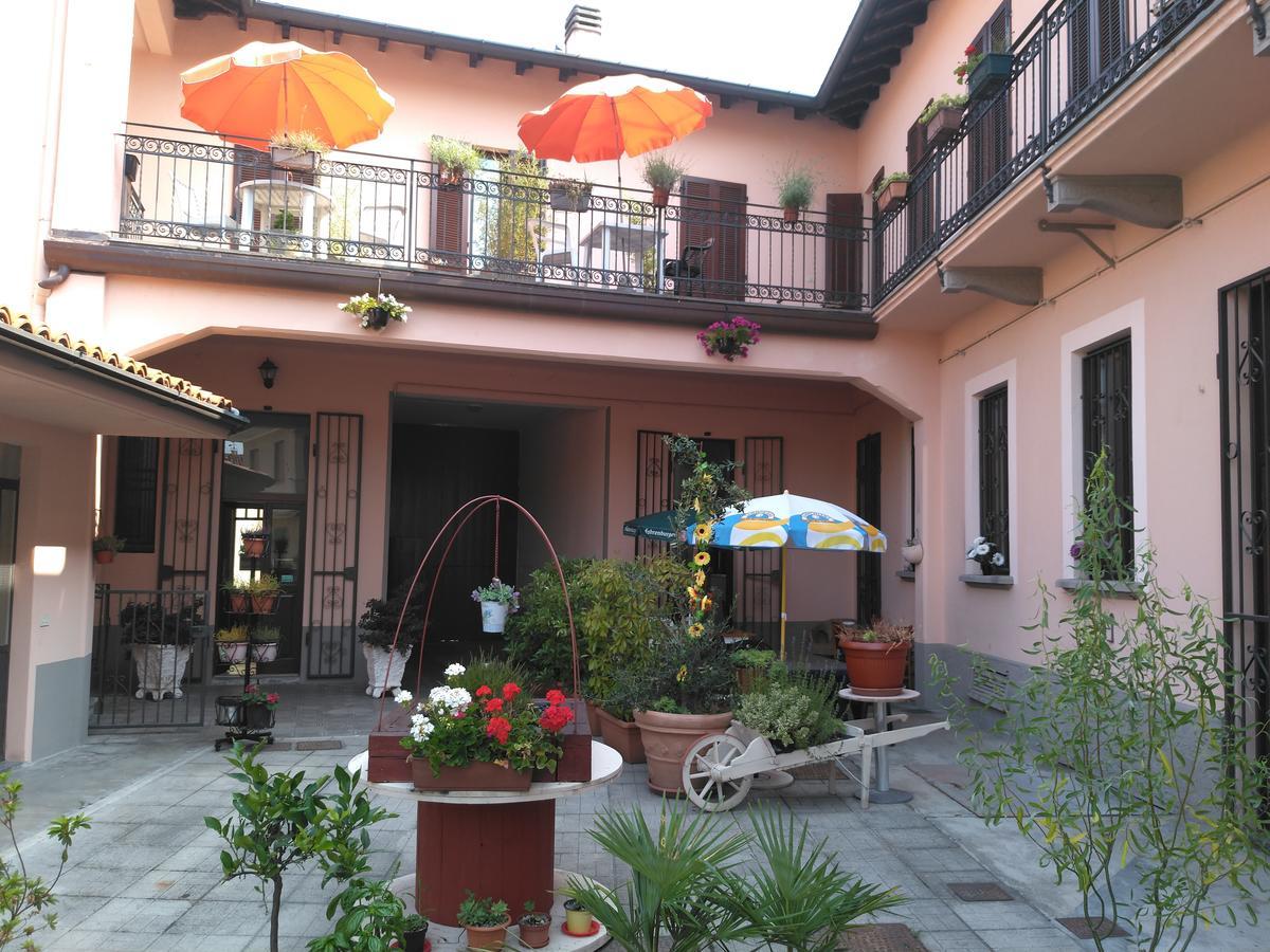 מלון Buscate La Corte Del Poeta מראה חיצוני תמונה